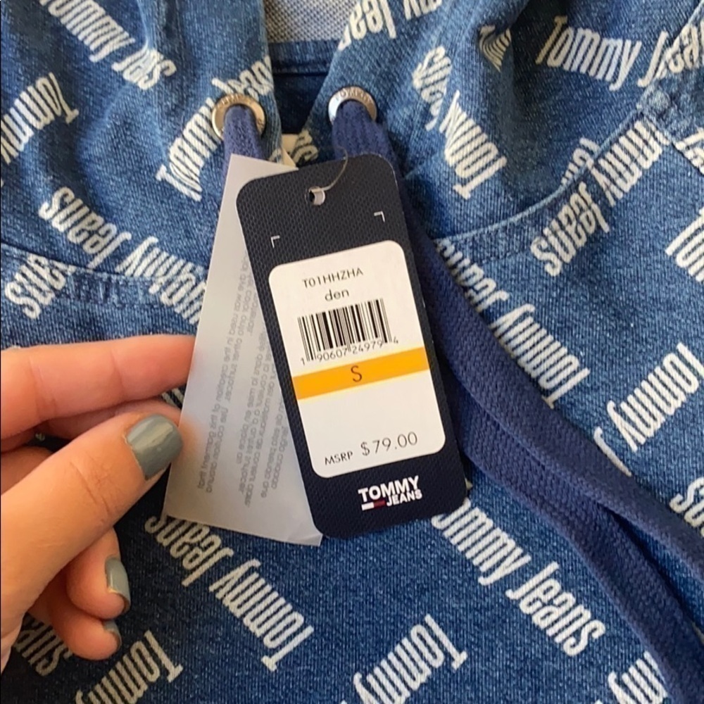 NWT Tommy Hilfiger - hoodie💙 - Picture 3 of 6